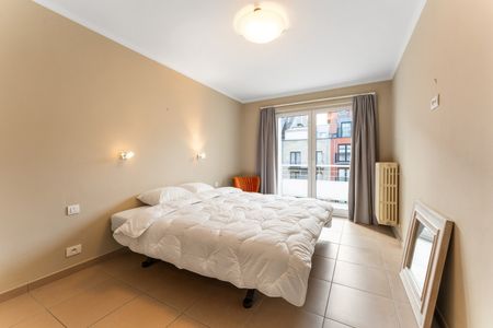 Mooi ruim appartement met 3 slk's op de Zeedijk in het Zoute - Photo 4