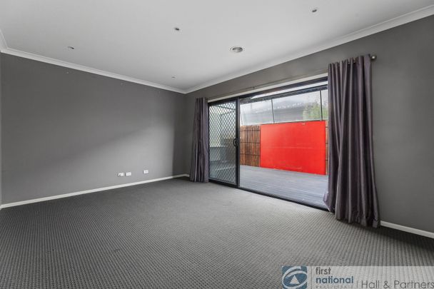 Modern 4-Bedroom Family Home - Photo 1