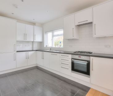 Available unfurnished from 01/05/2026 - Photo 3