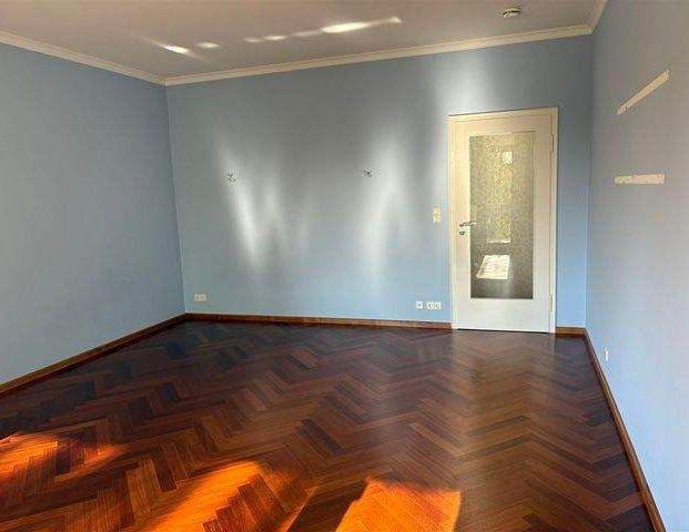 Wunderschöne, großzügig geschnittene 4-Zimmer-Wohnung mit Sonnenbalkon in Bremen-Schwachhausen - Photo 1