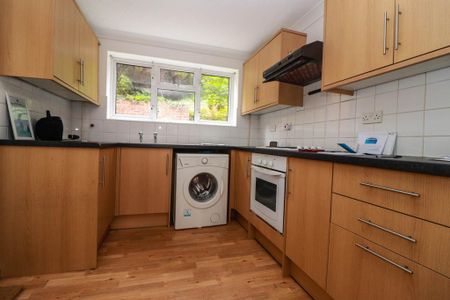 3 bedroom end of terrace house to rent - Photo 5