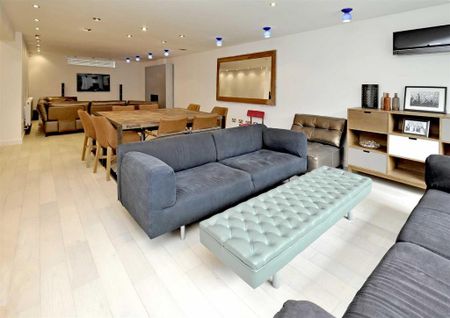 3 bedroom detached house to rent - Photo 2