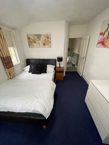 Room in a Shared House, Wanlip Road, E13 - Photo 4