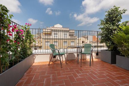 1 room luxury penthouse for rent in Barcelona, Catalonia - Photo 2