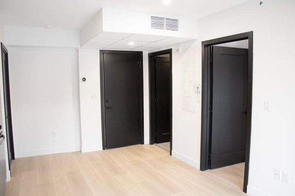 5350 Av. Victoria, apt. 204 - Photo 1