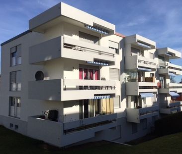 "Moderne 3.5 Zimmer-Wohnung mit schönem Balkon" - Photo 1