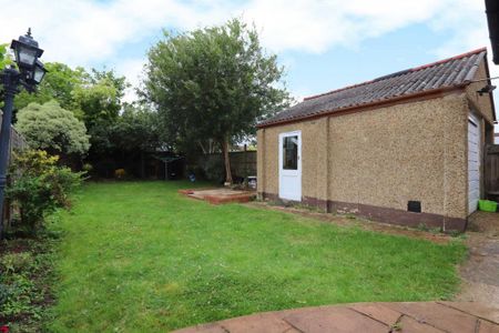 3 bedroom semi-detached house to rent - Photo 5