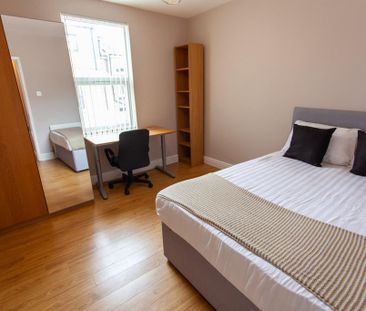 4 bedroom terraced house to rent - Photo 1