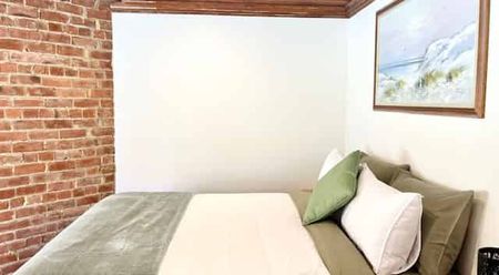 Beautiful Self Contained Studio - Photo 2