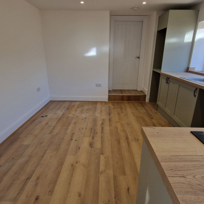 1 bed flat to rent in Eastbourne Terrace, Taunton - Photo 1