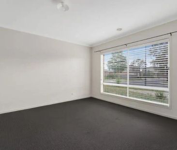 “FOR RENT | 20 Madigan Street, Tarneit” - Photo 3