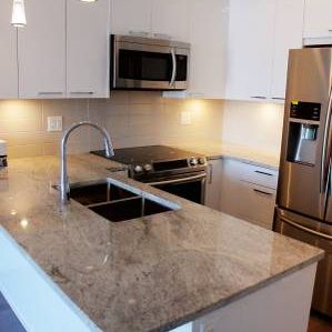 Modern 2B2B1P apartment in convenient Langley City center - Photo 2