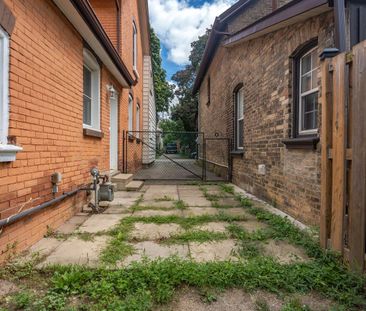 For Lease - 294 Park Avenue Unit# Main FL, Brantford, Ontario - Photo 1