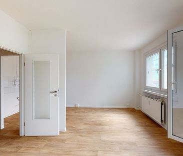 2 gemütliche Zimmer - frisch saniert und ab sofort - Foto 1