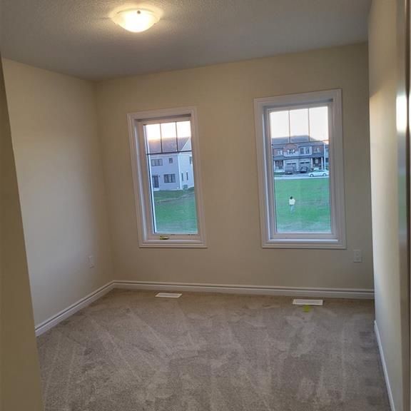 For Lease - 20 Concord Drive, Thorold, Ontario - Photo 1