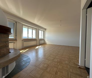 Charmante 5-Zimmer-Wohnung mit Panoramablick - Photo 2