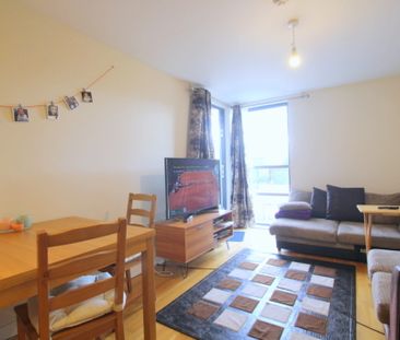 2 Bedroom Apartment, Rothesay Avenue, London - Photo 1