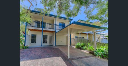 Generous sized Family Home in sought-after Taringa! - Photo 5