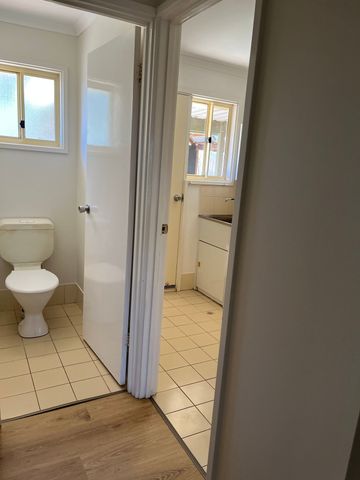 NEAT 3 BEDROOM WITH EXCELLENT ENTERTAINING AREA - Photo 5