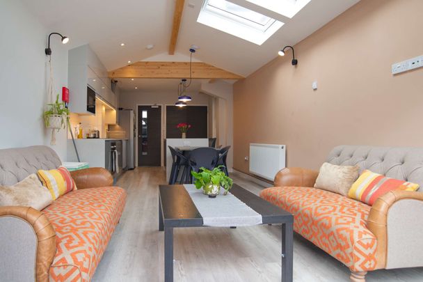 Newly renovated house for 6 in the heart of Cathays! - Photo 1