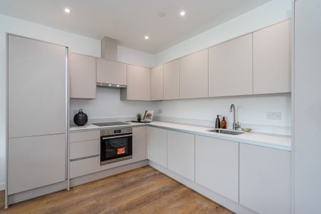 Lakeside Close, Staines Upon Thames - Photo 4