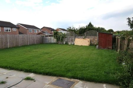3 bedroom detached house to rent - Photo 2