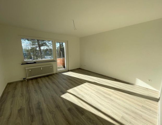 Helle 3-Zimmer-Etagenwohnung in Hambühren mit Balkon! - Photo 1