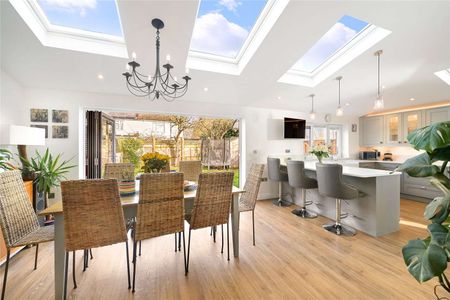 A fabulous 4 bedroom family home finished to a high standard throughout - Photo 2