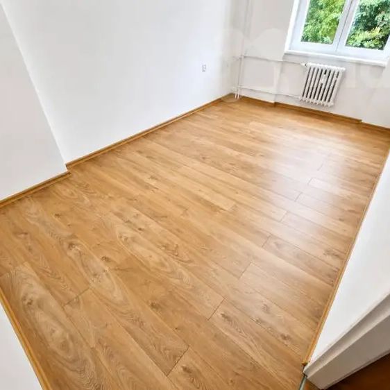 Pronájem bytu 2+1, 51 m² se sklepem | Unhošť - Fotografie 1