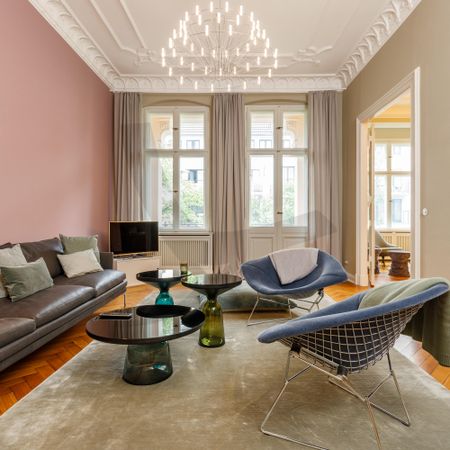 Living Luxury - Photo 3