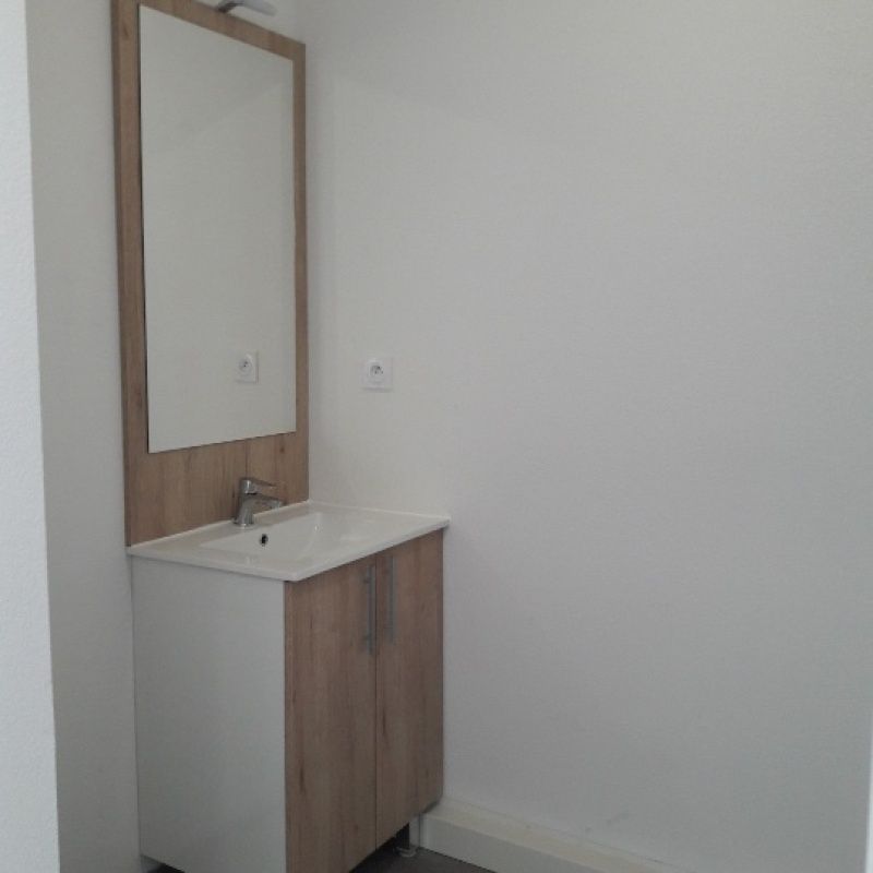 Location Appartement 1 pièce 18m² NIMES 30000 - Photo 1