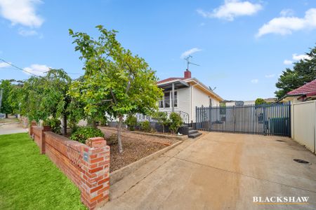 87 Ross Road, Queanbeyan NSW 2620 - House For Rent | Domain - Photo 3