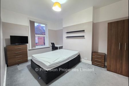 7 Bedroom Houses in Woodhouse - Photo 2