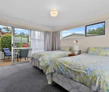 Fully fenced 2brm unit close to great schools - Photo 4