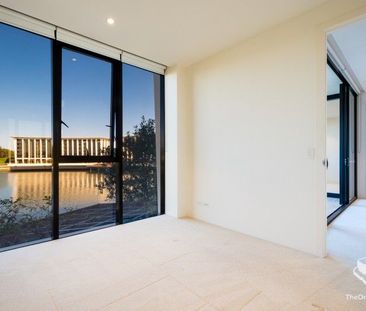 3 Bedroom Apartment - Luxury Living - 2nd Level Overlooking Water - Photo 6