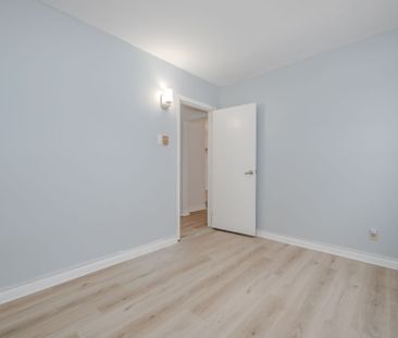 For Lease - 3209 Bronte Road, Oakville, Ontario - Photo 3