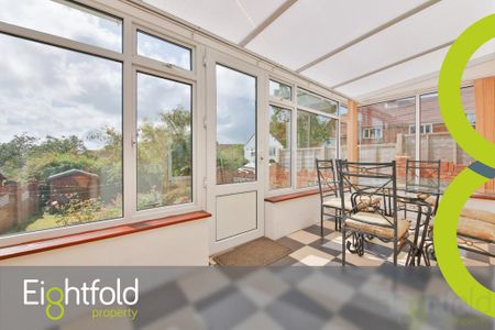 4 bedroom end of terrace house to rent - Photo 3