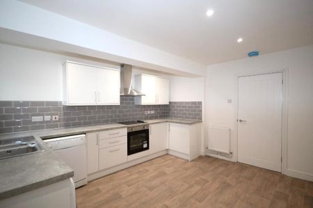 3 bedroom terraced house to rent - Photo 2