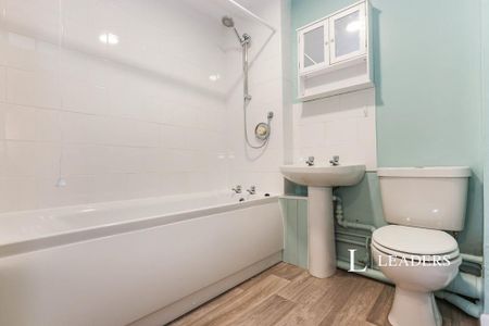 1 bedroom semi-detached house to rent - Photo 3