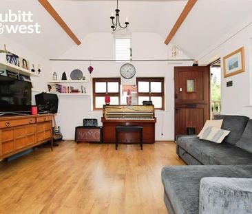 2 bedroom detached bungalow to rent - Photo 1