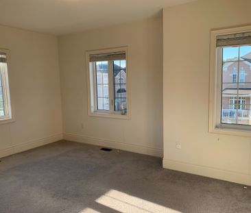 For Lease - 3127 Streamwood Pass, Oakville, Ontario - Photo 2