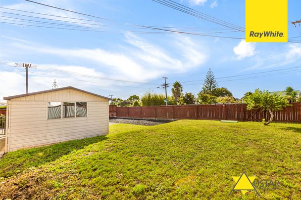 1/2 Northall Road, New Lynn - Photo 1