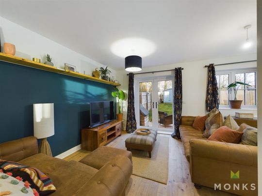 6 Newnes Gardens, Shrewsbury, SY4 3BQ - Photo 1