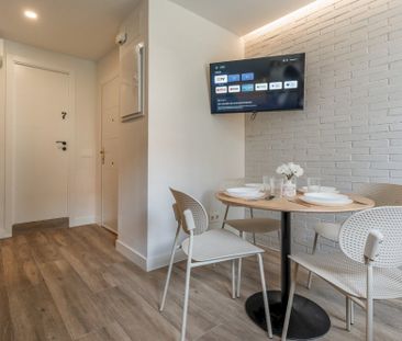 Room with private bathroom and air conditioning in Carabanchel - Photo 2