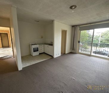 STUDIO APARTMENT WITH BALCONY - Photo 3