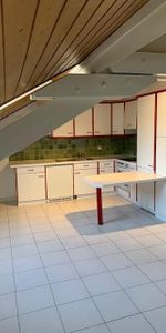 Charming 3-room apartment in the attic - Photo 3