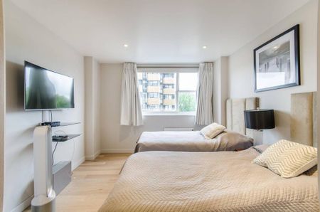 3 bedroom flat to rent - Photo 4