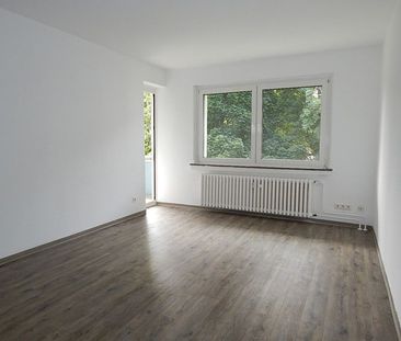 Renovierte 3-Zimmer-Wohnung mit Balkon gefällig! - Foto 1