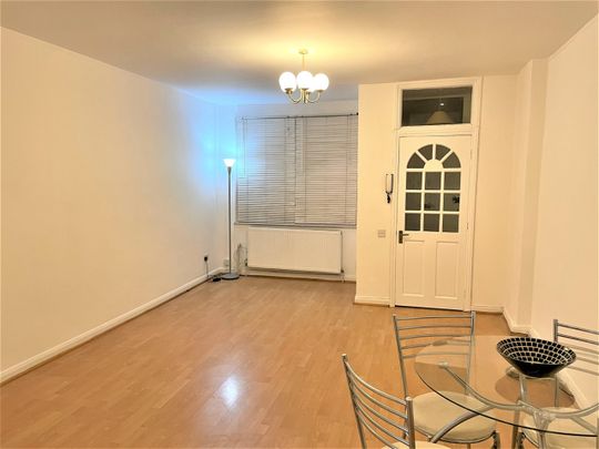 2 Bed Flat, Friary Road, SE15 - Photo 1