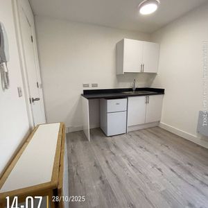 Studio Flat, Craven Park Road, NW10 - Photo 2